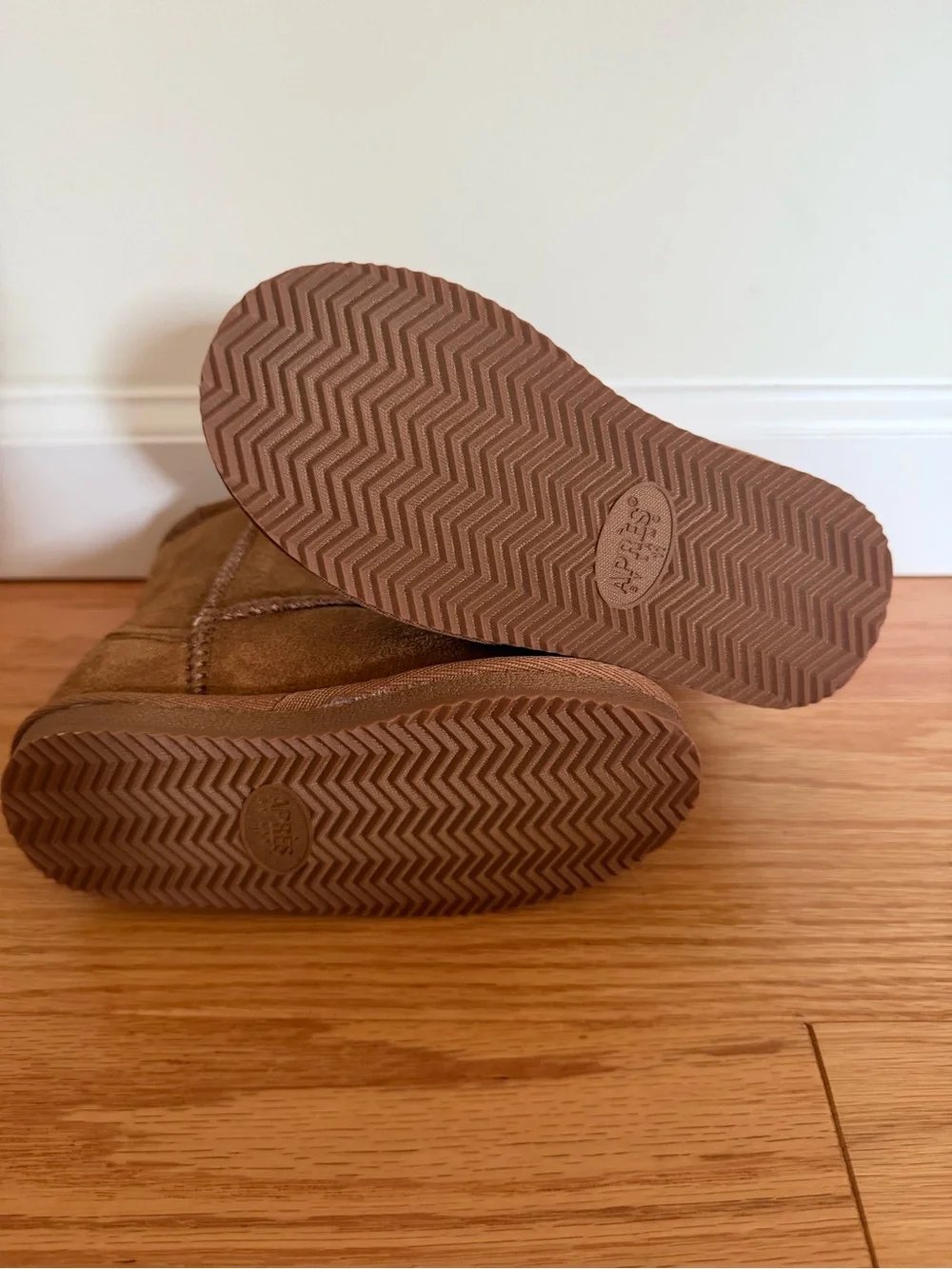 Après Kids Cozy Suede Boot in Brown with Shearling